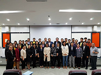 Instructor in Logistics Management
Ranong Education Center joined the
training course for skill standard
tester.