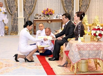 รักษาราชการแทนอธิการบดีมหาวิทยาลัยราชภัฏสวนสุนันทา
เฝ้าทูลละอองธุลีพระบาท
รับพระราชทานโฉนดที่ดินมหาวิทยาลัยราชภัฏสวนสุนันทา