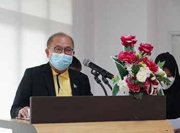 วันที่ 1 พ.ย.64 อาจารย์สุวัฒน์ นวลขาว
ผู้อำนวยการศูนย์การศึกษาจังหวัดระนอง
กล่าวให้การต้อนรับ
คณะวิทยากรจากสาธารณสุขจังหวัดระนอง
และผู้เข้าร่วมอบรมโครงการโครงการต้นแบบเพื่อยกระดับการให้บริการของสถานประกอบการสู่มาตรฐานความปลอดภัยด้านสาธารณสุข
(SHA)