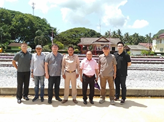 วันอังคารที่ 14 มิถุนายน 2565 ดร.สุวัฒน์
 นวลขาว
ผู้อำนวยการศูนย์การศึกษาจังหวัดระนองได้ร่วมเดินทางสำรวจเส้นทางการขนส่งสินค้าและผู้โดยสารจากจังหวัดระนอง
ไปยังประเทศจีน ผ่านประเทศลาว
เชื่อมต่อเส้นทางรถสายใต้เป็นเครือข่ายการขนส่งถ่ายโอนสินค้า