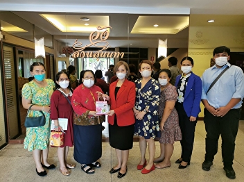 (​ Dec. 22, 2022) Ms. Wanatnart
Praphala, Acting Head of the Ranong
Education Center Office Leading a team
of academic support personnel at the
Ranong Education Center to learn about
the management system of Wang Suan
Sunandha Hotel.