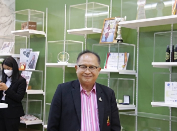 21 March 2023, College of Nursing and
Health Management team Welcoming a group
of study visits to Ranong Province
Education Center along with watching a
video introducing the College of Nursing
and Health and led the study visit to
the laboratory