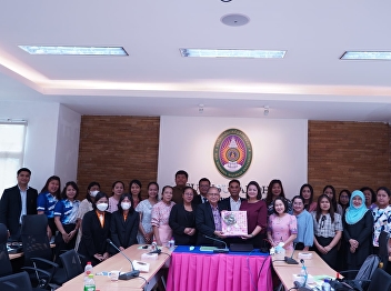 The director of the Ranong Education
Center led the teachers, teachers,
participants in the teacher guidance
development workshop. and teachers in
charge of the guidance work visit the
building of the Ranong Education Center