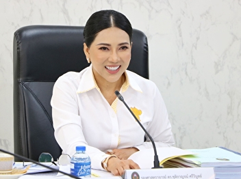 Ajarn Dr. Suwat Nualkhao presents the
business management plan. Fiscal year
2024 of the Ranong Provincial Education
Center to the budget and finance review
committee meeting​ fiscal year 2024