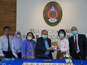 Lecturer Dr. Suwat Nuankhao, Director of
Ranong Provincial Education Center and
executive committee Welcoming the Consul
General of the People's Republic of
China to Songkhla.