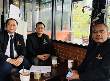Professor Bunrit Wongkalasin, Lecturer
in the Department of Law Discuss
cooperation in sending students to study
at the College of Politics and
Government. Suan Sunandha Rajabhat
University, Ranong Province, with Second
Lieutenant Surasak Chaitasaeng, Dir